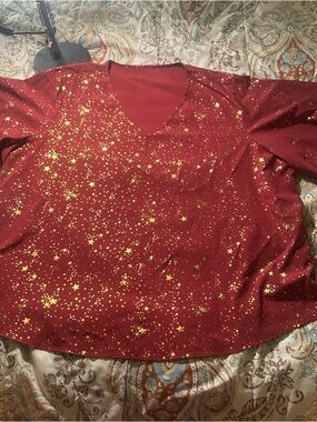 Women's V-Neck Long Sleeve Top in Burgundy with Gold Star Print